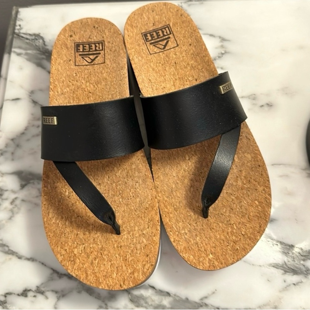 Reef Women's Black and Tan Sandals